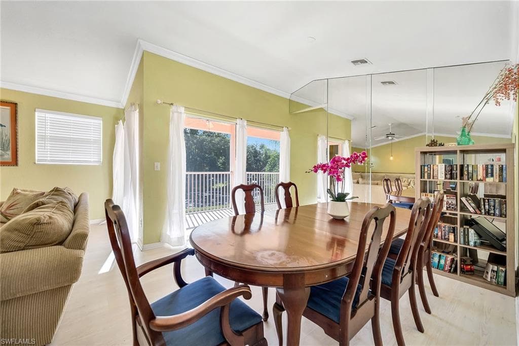628 Woodshire LN # G12, NAPLES FL 34105-11