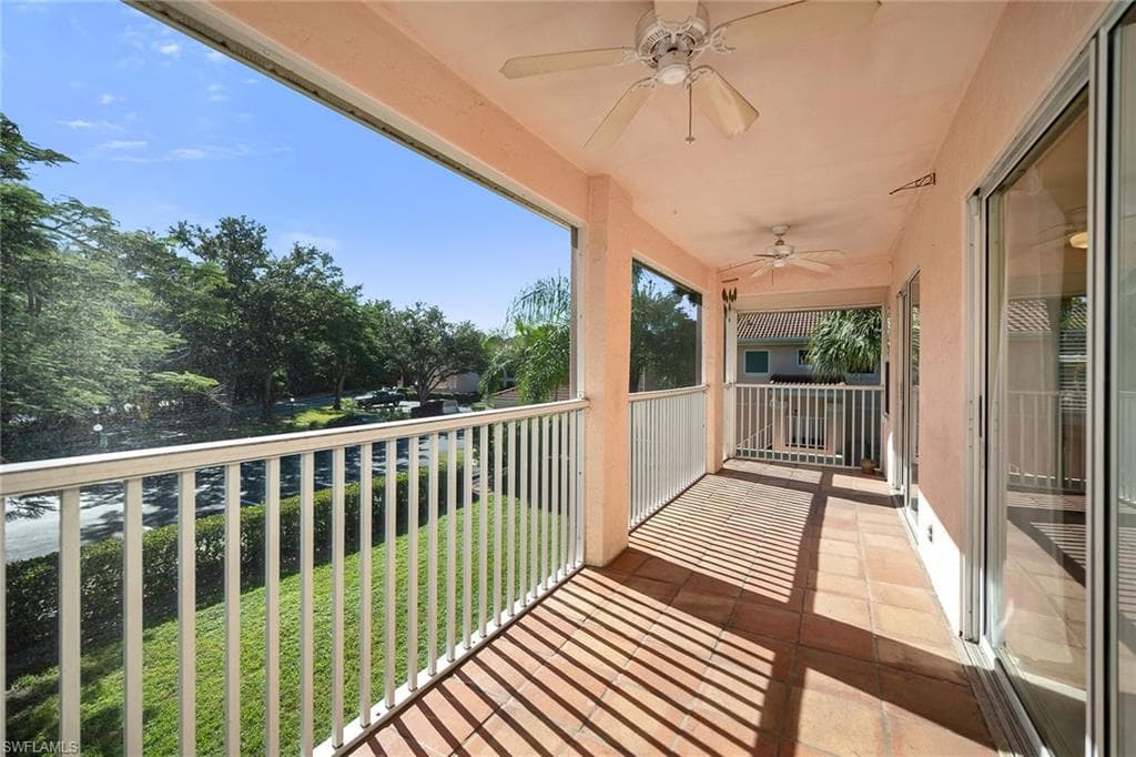 628 Woodshire LN # G12, NAPLES FL 34105-29