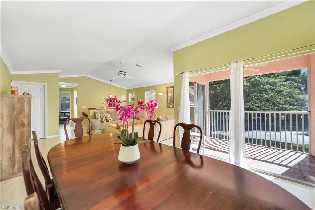 628 Woodshire LN # G12, NAPLES FL 34105-10