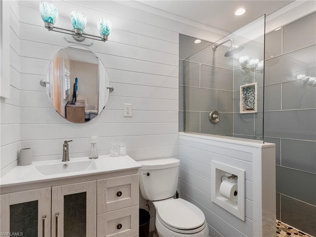 5812 Silvery LN, FORT MYERS FL 33919-24