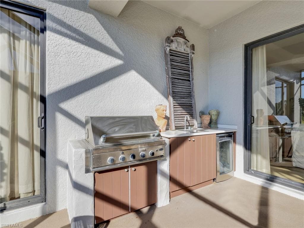 1365 Serrano CIR, NAPLES FL 34105-22