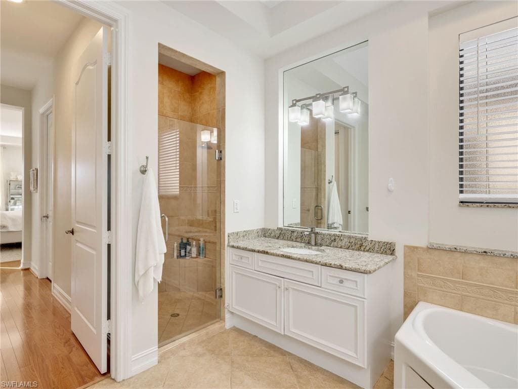1365 Serrano CIR, NAPLES FL 34105-30
