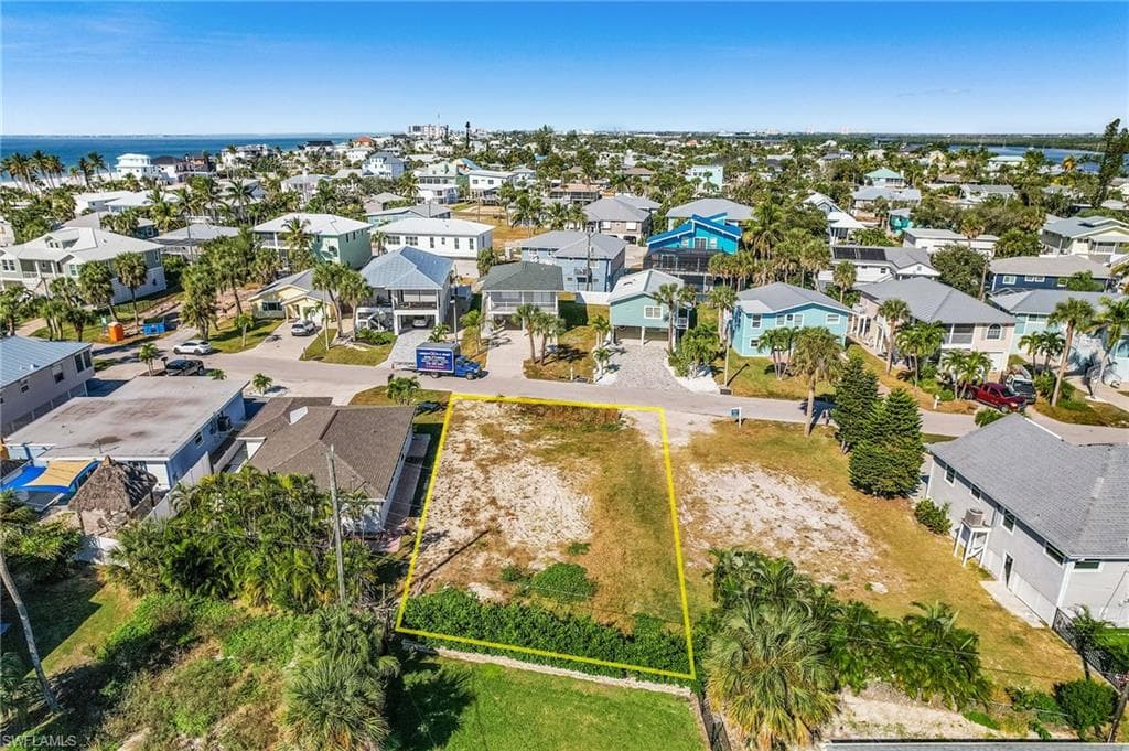 140 Hercules DR, FORT MYERS BEACH FL 33931-5