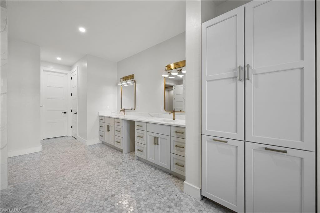 55 E Burning Tree DR, NAPLES FL 34105-21