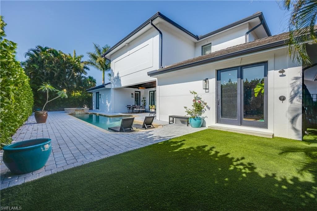 55 E Burning Tree DR, NAPLES FL 34105-38