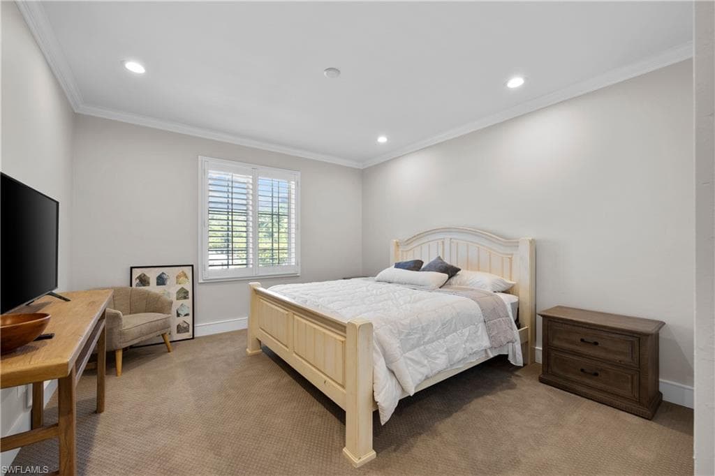 55 E Burning Tree DR, NAPLES FL 34105-28