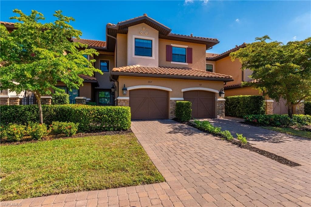 9653 Montelanico LOOP # 202, NAPLES FL 34119-1