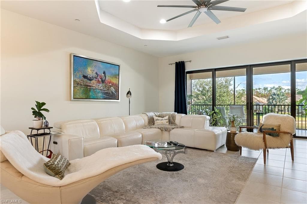 9653 Montelanico LOOP # 202, NAPLES FL 34119-5