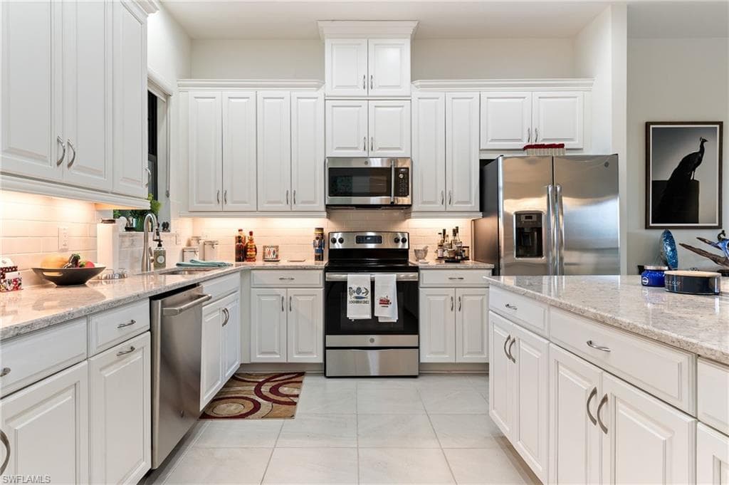 9653 Montelanico LOOP # 202, NAPLES FL 34119-11
