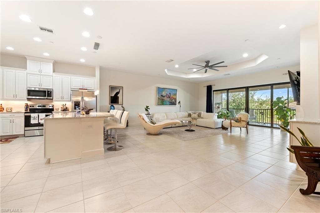 9653 Montelanico LOOP # 202, NAPLES FL 34119-8