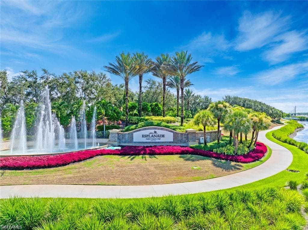 9653 Montelanico LOOP # 202, NAPLES FL 34119-33