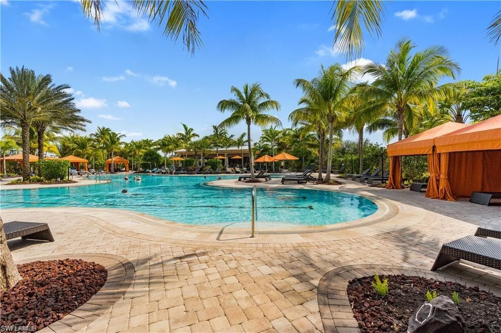 9653 Montelanico LOOP # 202, NAPLES FL 34119-37