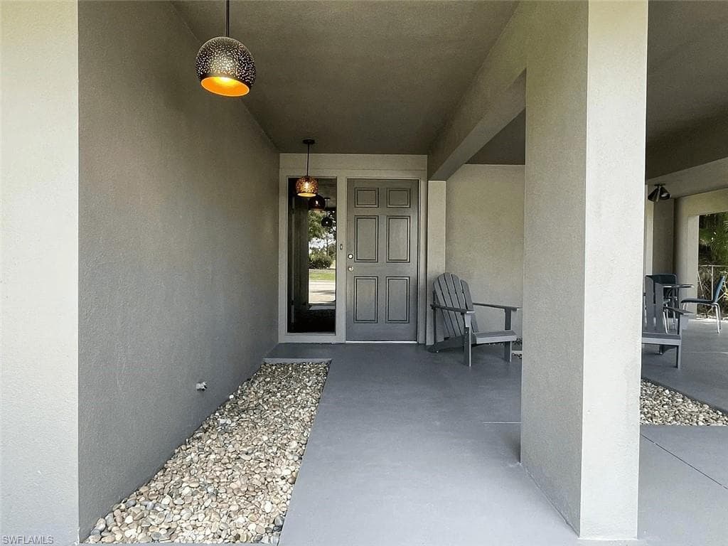 1702 Hill AVE, FORT MYERS FL 33901-2