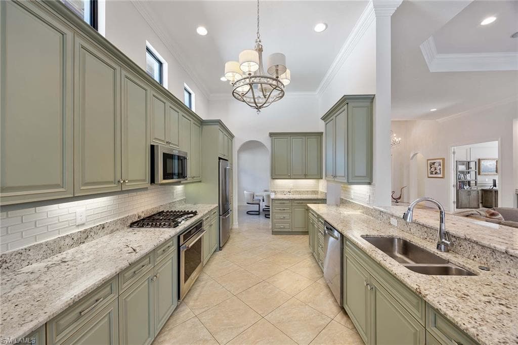 14693 Reserve LN, NAPLES FL 34109-16