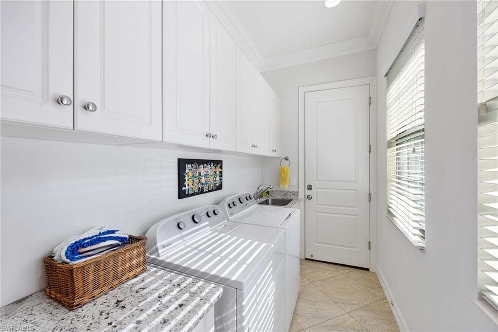 14693 Reserve LN, NAPLES FL 34109-31