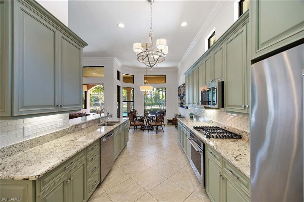 14693 Reserve LN, NAPLES FL 34109-17