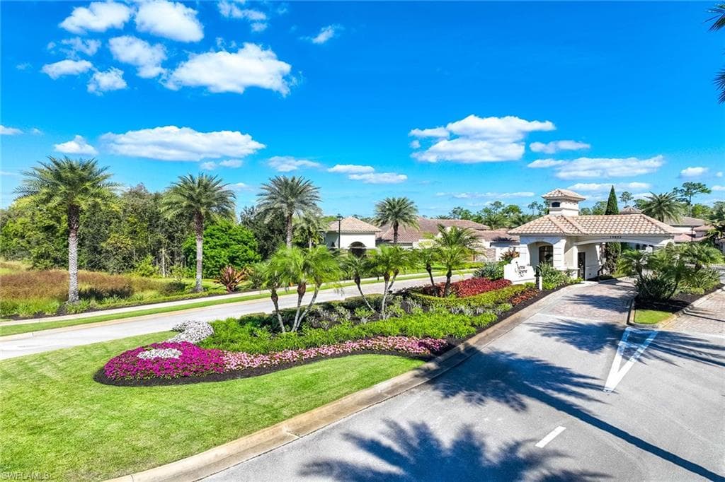 14693 Reserve LN, NAPLES FL 34109-47