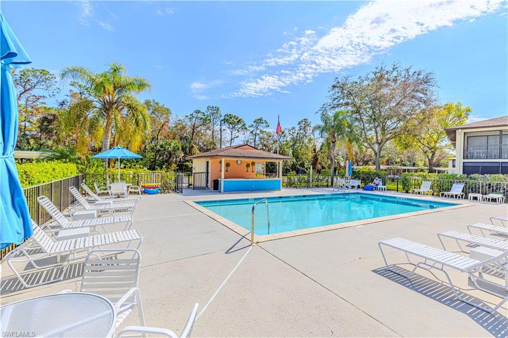 4360 Chantelle DR # G202, NAPLES FL 34112-23