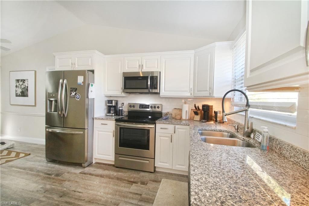 370 Emerald Bay CIR # N8, NAPLES FL 34110-6