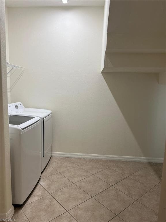7515 Bristol CIR, NAPLES FL 34120-21