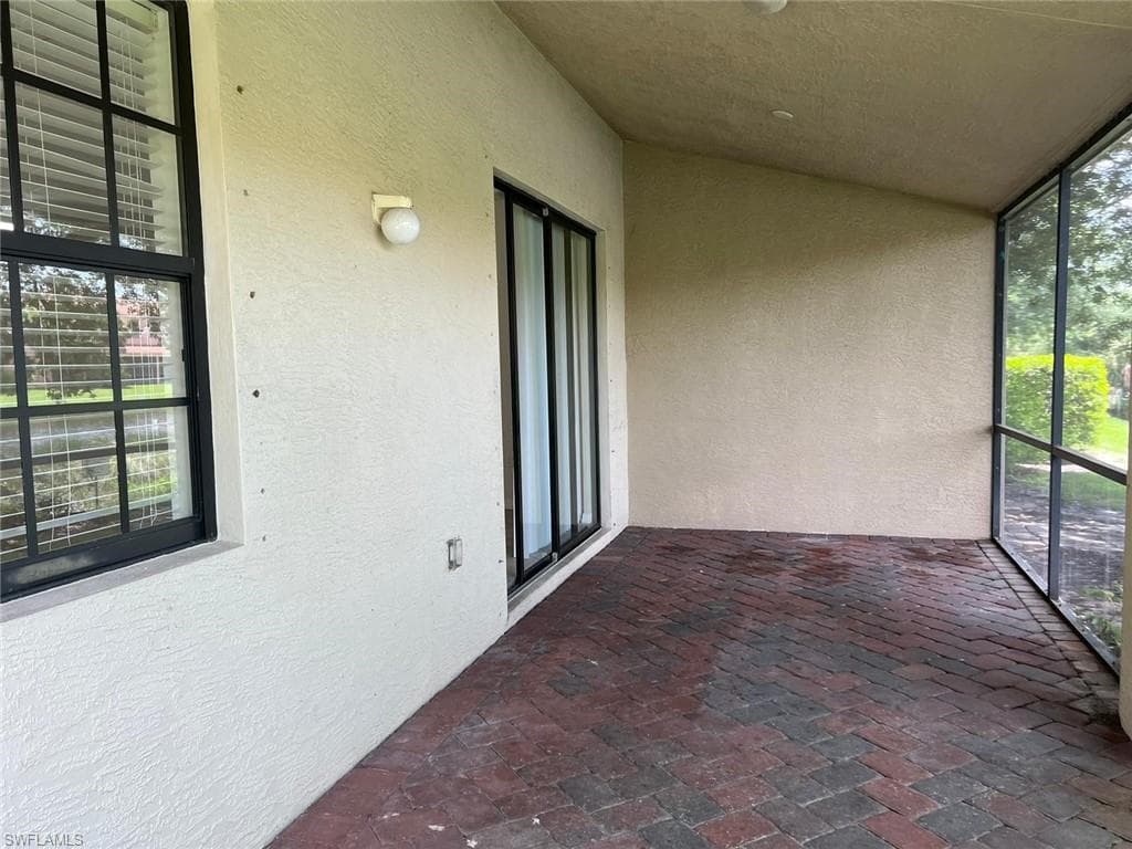 7515 Bristol CIR, NAPLES FL 34120-35