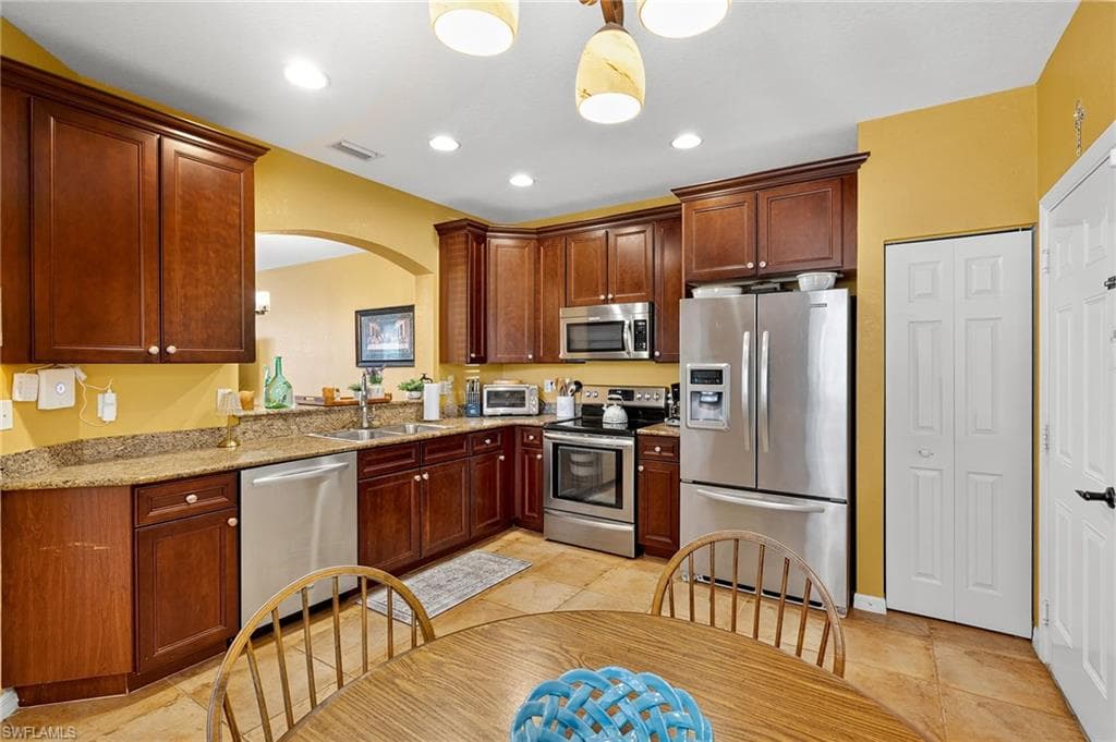 3355 Dandolo CIR, CAPE CORAL FL 33909-3