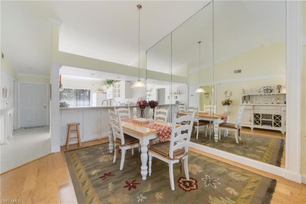 3243 Horse Carriage WAY # 108, NAPLES FL 34105-8