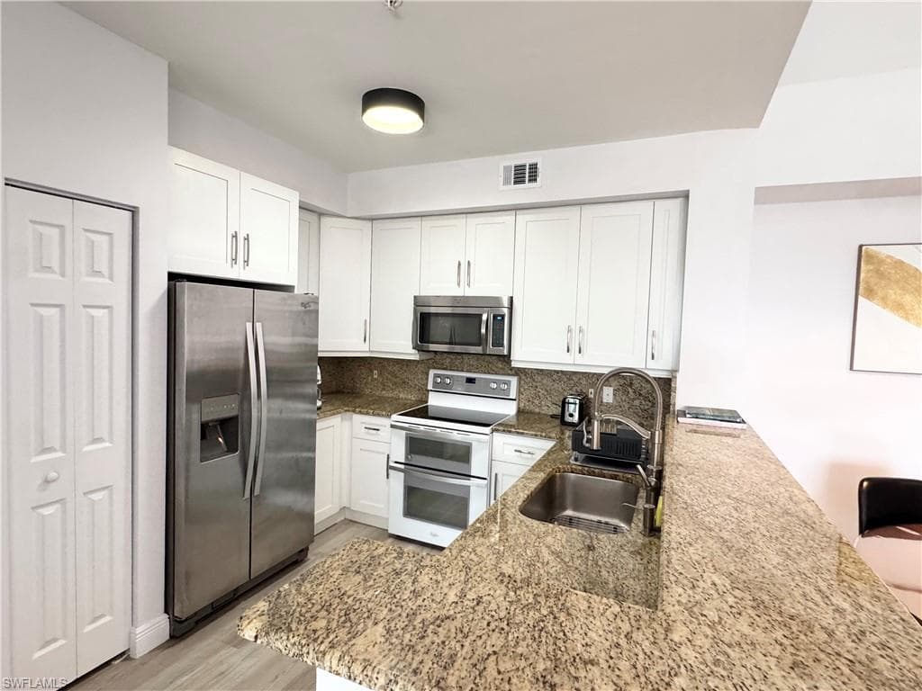 1190 Reserve WAY # 304, NAPLES FL 34105-9