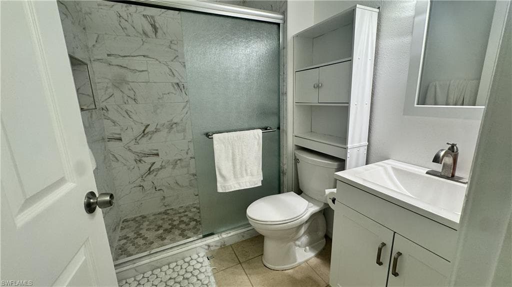 5339 Treetops DR, NAPLES FL 34113-6