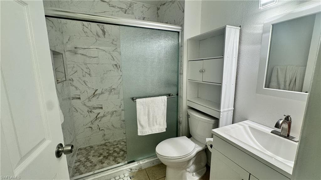 5339 Treetops DR, NAPLES FL 34113-7