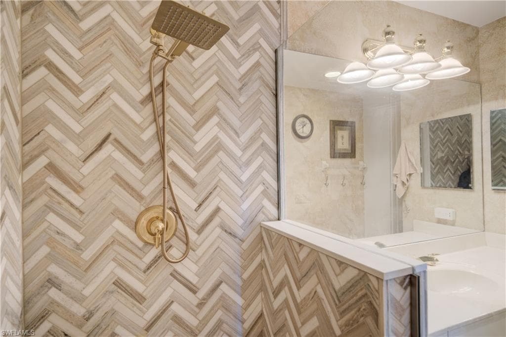 20916 Island Sound CIR # 305, ESTERO FL 33928-16