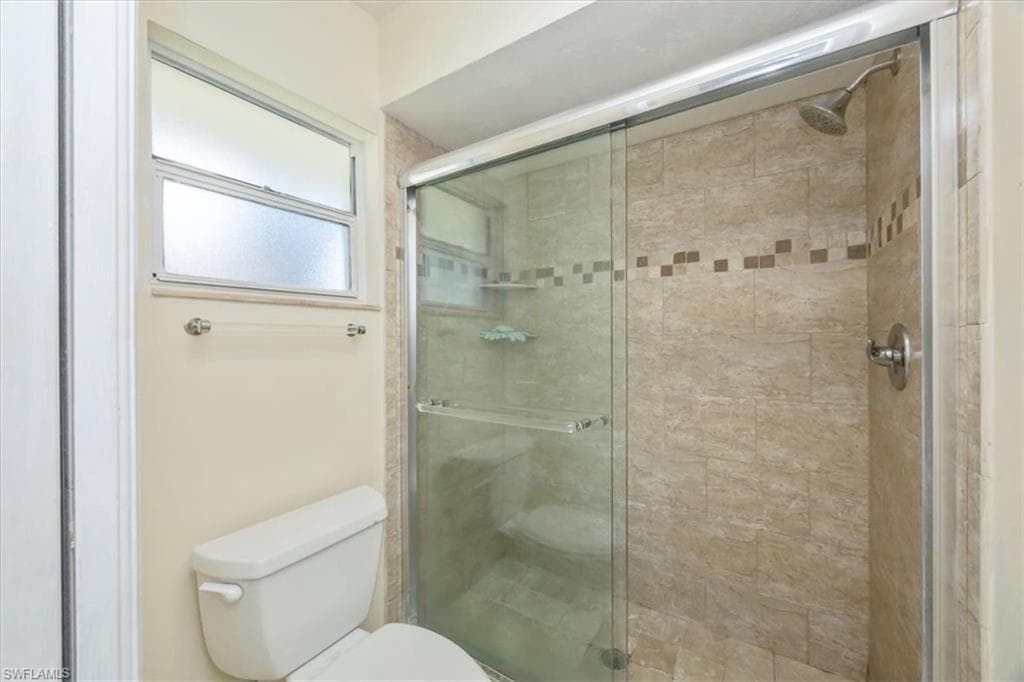 501 Lake Louise CIR # 204, NAPLES FL 34110-15