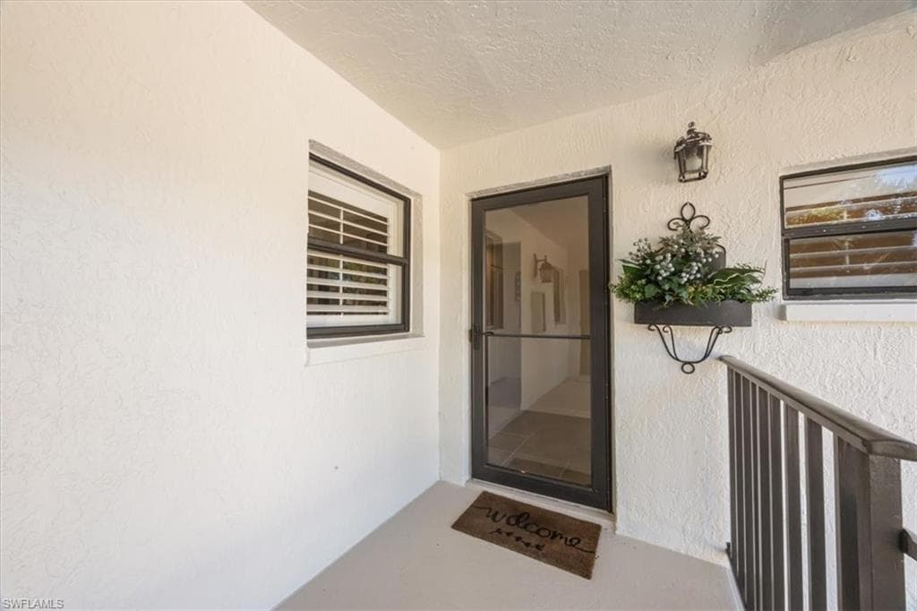 501 Lake Louise CIR # 204, NAPLES FL 34110-23