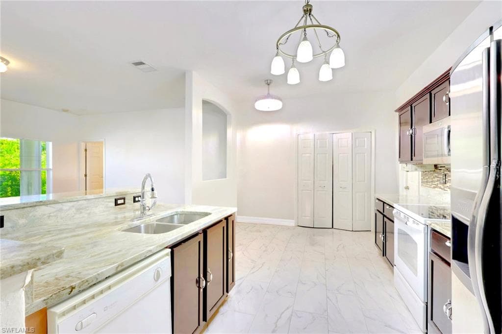 25324 Alicante DR, PUNTA GORDA FL 33955-37