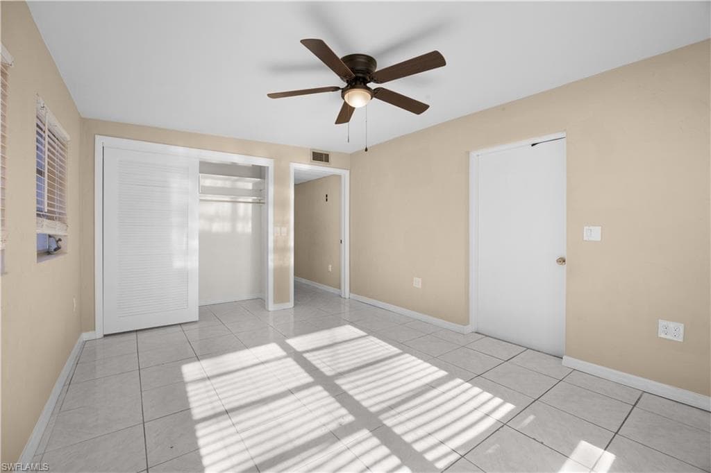 275 LAKEVIEW DR, NORTH FORT MYERS FL 33917-5