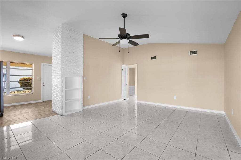 275 LAKEVIEW DR, NORTH FORT MYERS FL 33917-3