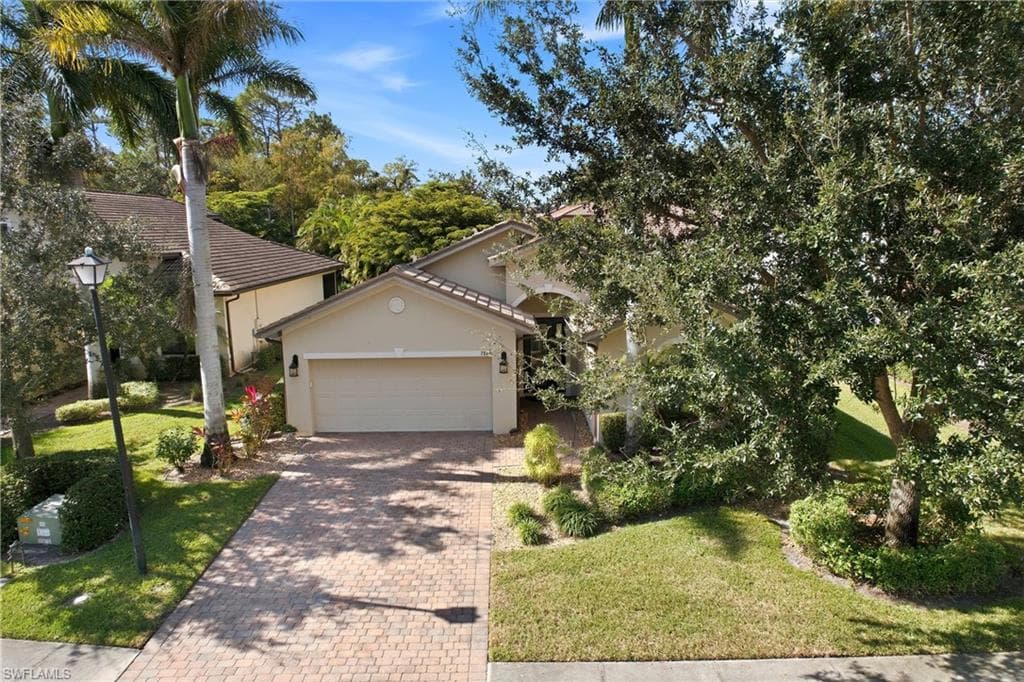 7866 Bucks Run DR, NAPLES FL 34120-38