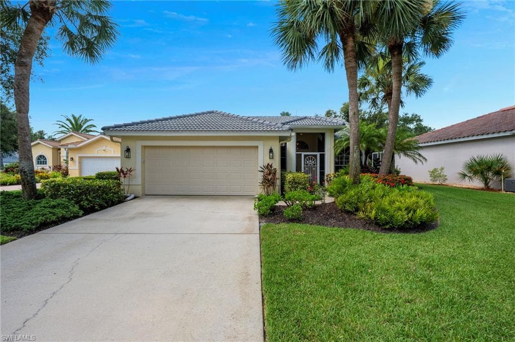 8890 Springwood CT, BONITA SPRINGS FL 34135-1