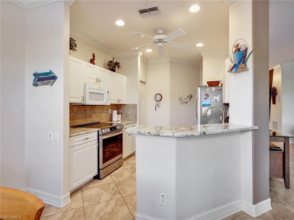 800 Carrick Bend CIR # 102, NAPLES FL 34110-11