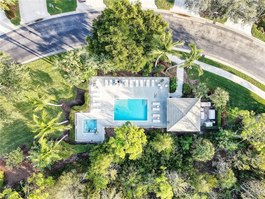 800 Carrick Bend CIR # 102, NAPLES FL 34110-35
