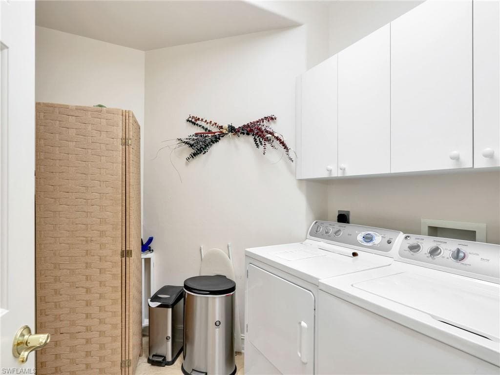 800 Carrick Bend CIR # 102, NAPLES FL 34110-27