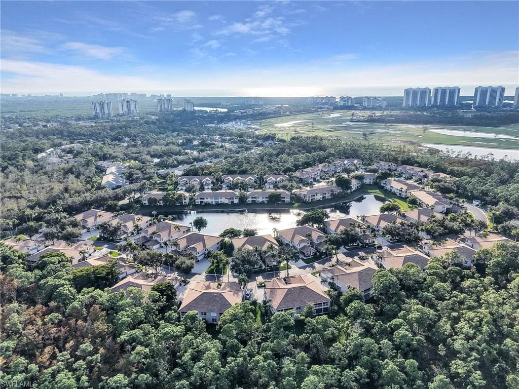 800 Carrick Bend CIR # 102, NAPLES FL 34110-33