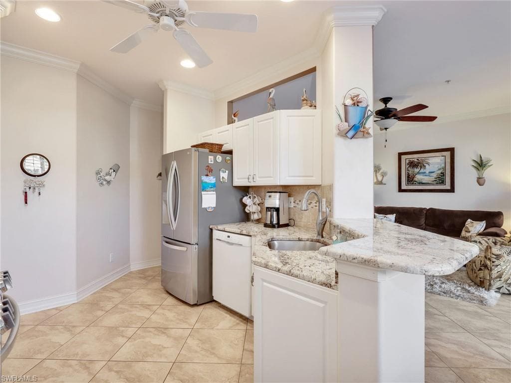 800 Carrick Bend CIR # 102, NAPLES FL 34110-13