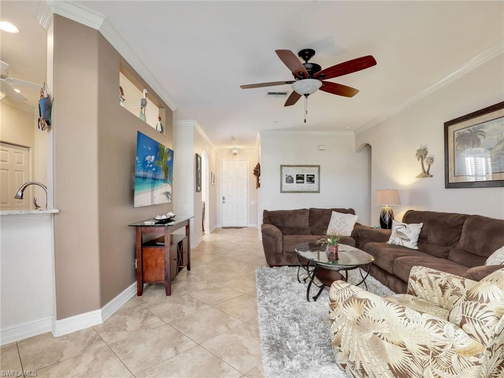 800 Carrick Bend CIR # 102, NAPLES FL 34110-10