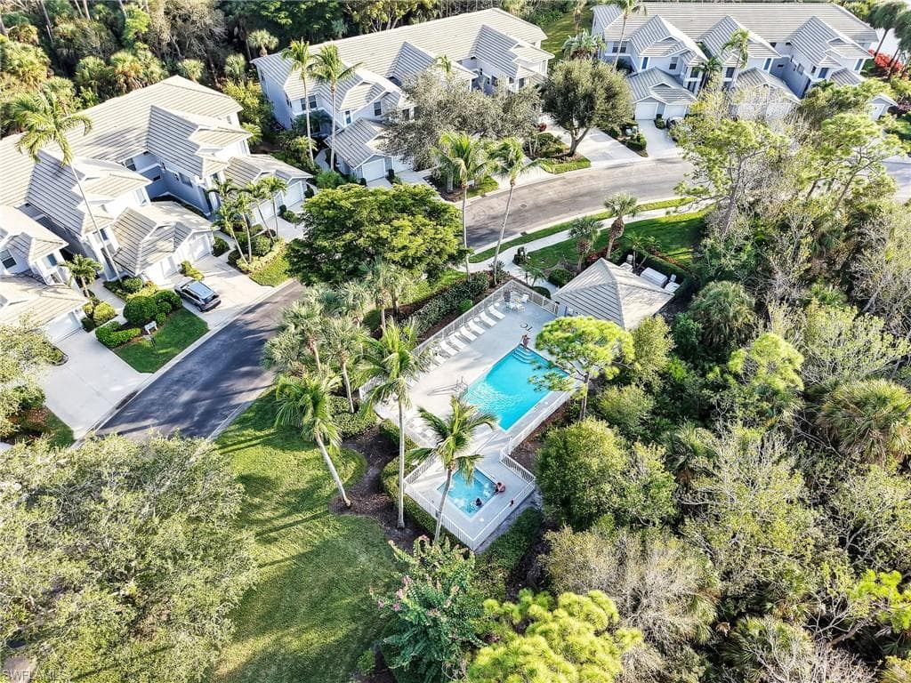 800 Carrick Bend CIR # 102, NAPLES FL 34110-34