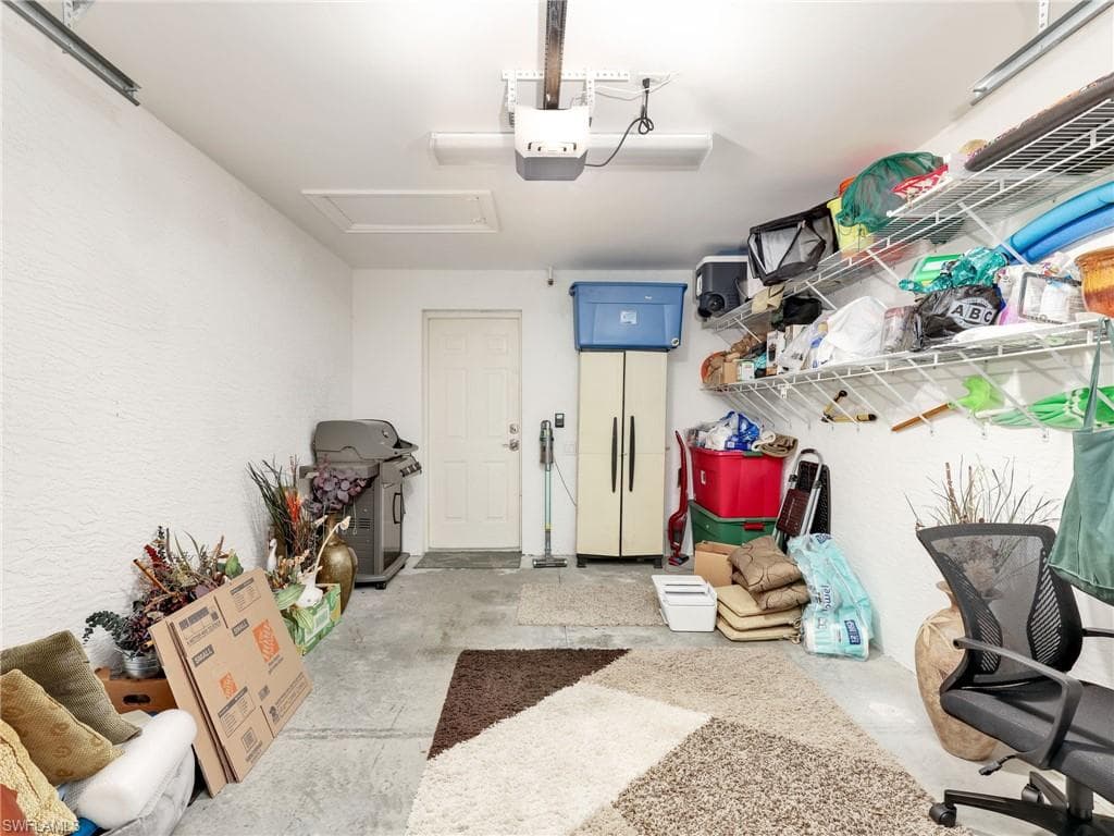 800 Carrick Bend CIR # 102, NAPLES FL 34110-28