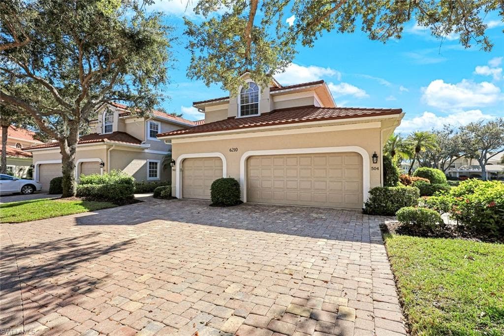 6210 Reserve CIR # 504, NAPLES FL 34119-2