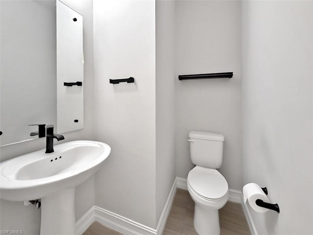 7324 Rockefeller DR, NAPLES FL 34119-16