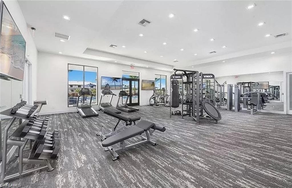 7324 Rockefeller DR, NAPLES FL 34119-24