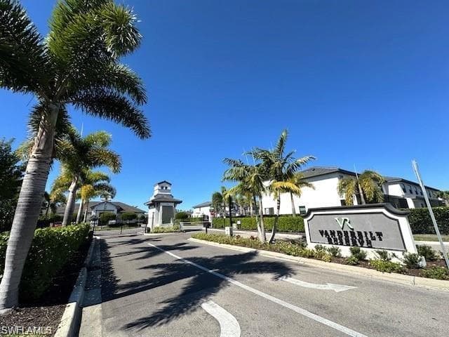 7324 Rockefeller DR, NAPLES FL 34119-20